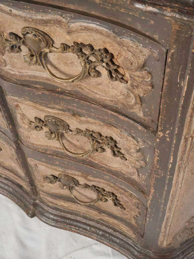 Provenance-rich vintage commode  