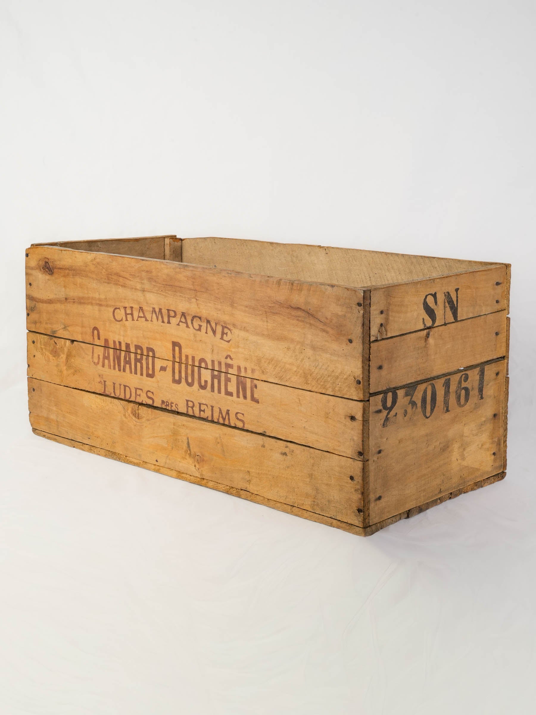 Large Canard-Duchêne Champagne Shipping Crate, Early 20th-Century - 18" x 32"