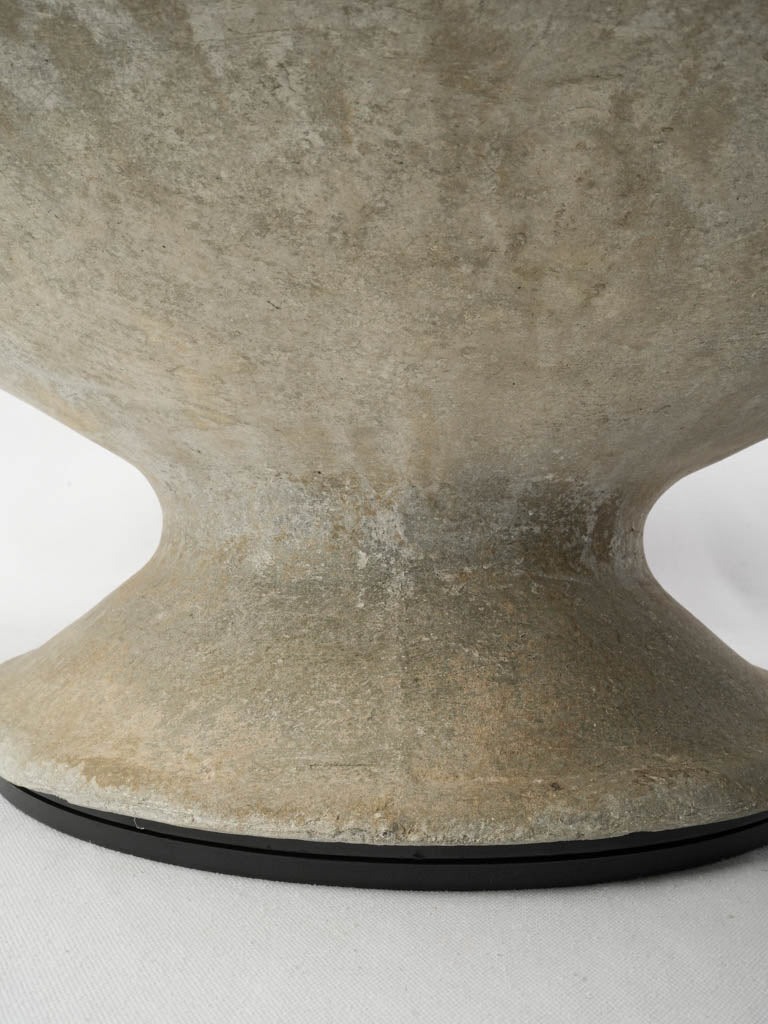 Iconic 20th-century pot pair