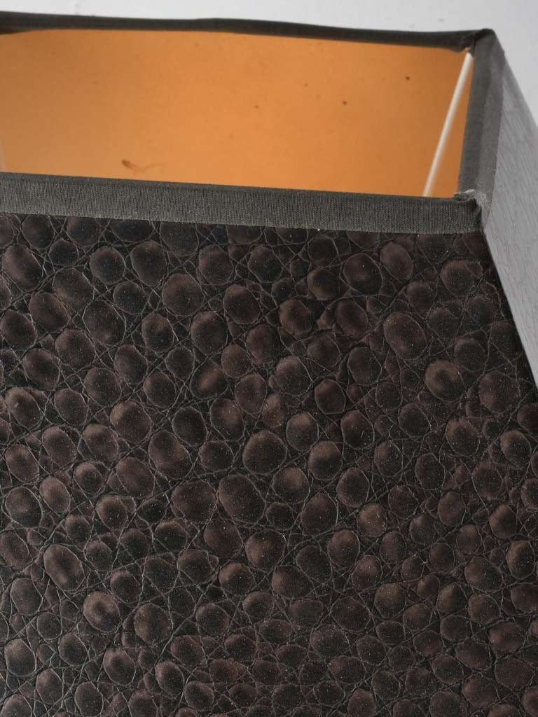 Rustic urn-inspired lamp  