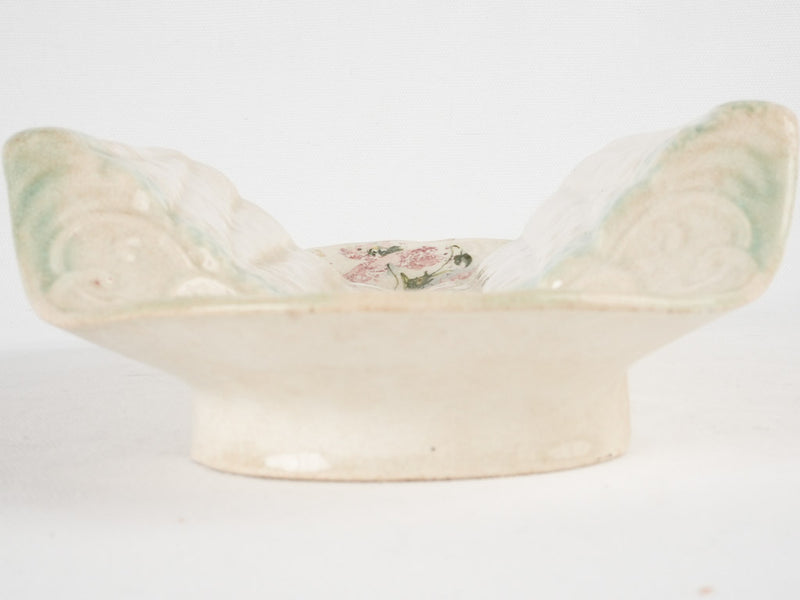 Victorian-era decorative Majolica tableware