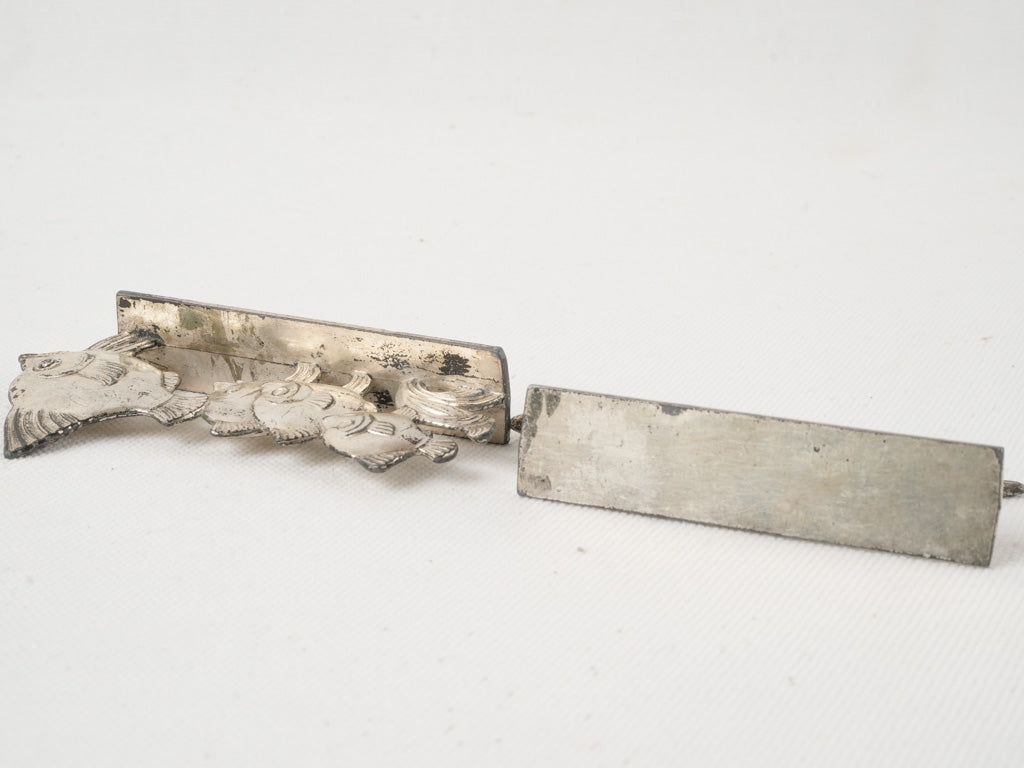 Classic, sea-inspired knife rests pack