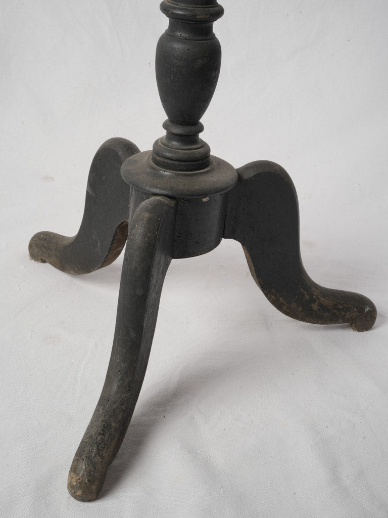 Timeworn Parisian atelier dummy