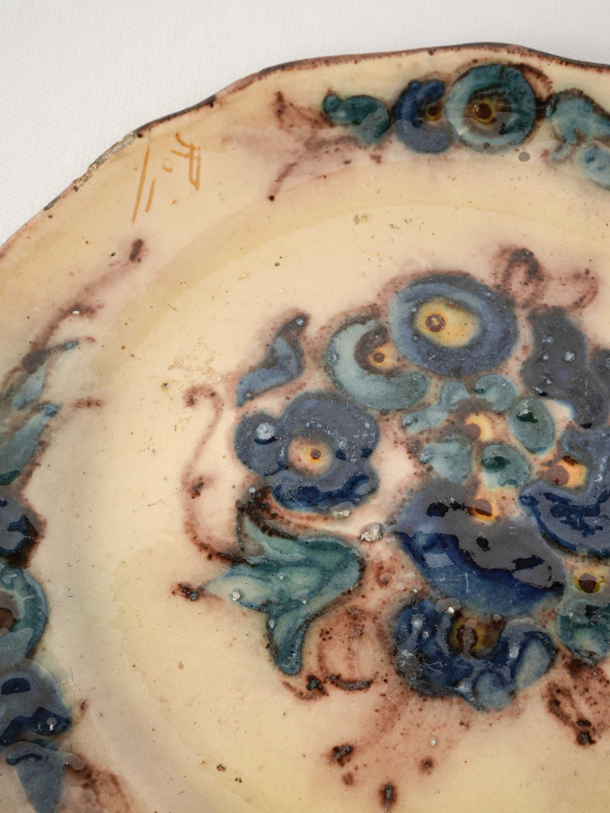 French Art Deco Hand-Painted Ceramic Plate w/ Glossy Blue Floral Decoration, 1930s–1950s - 8¼"