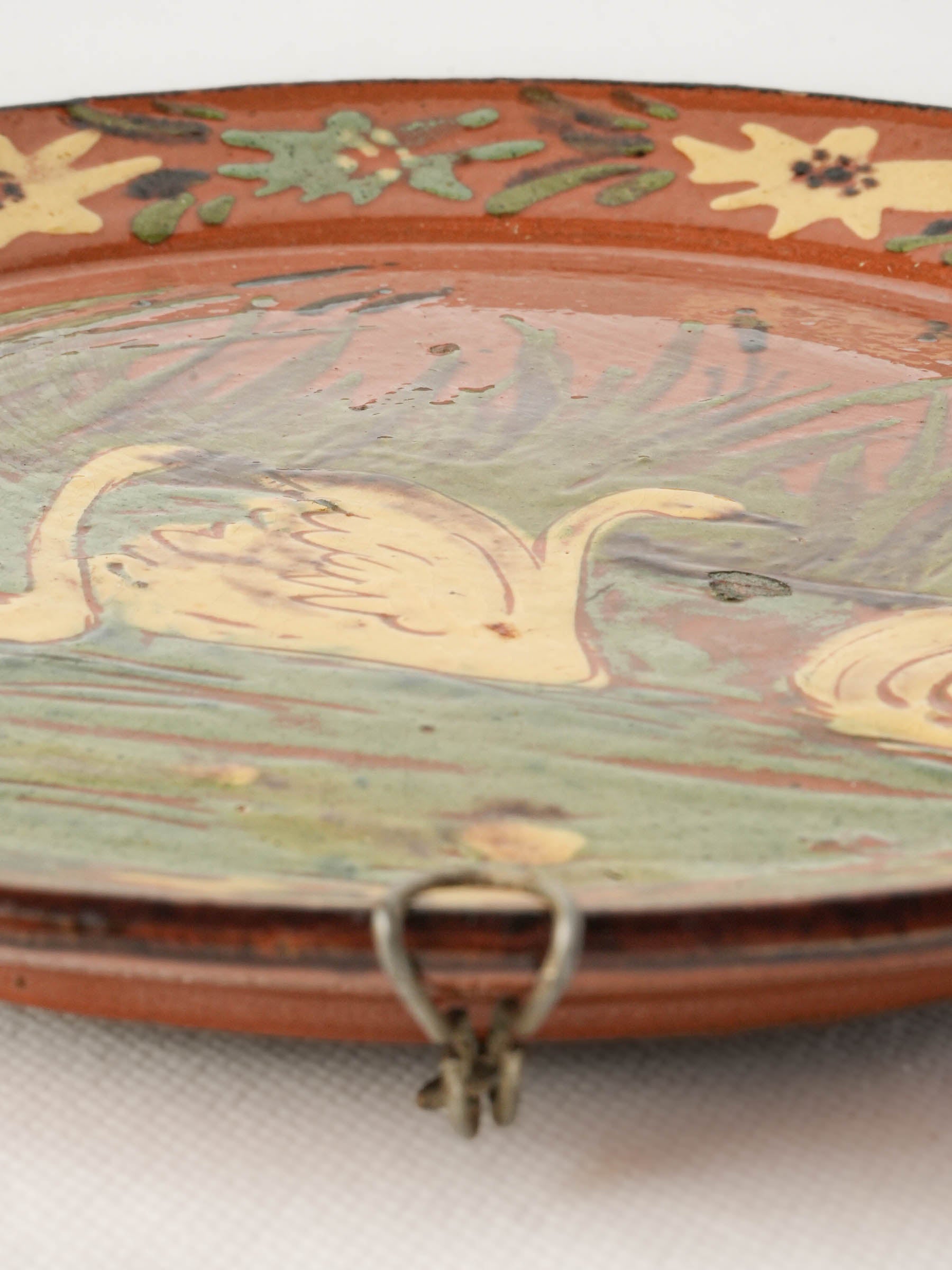 Hand-Painted French Decorative Plate by Robert Géry w/ Swans, 1920–1950 - 8¾"