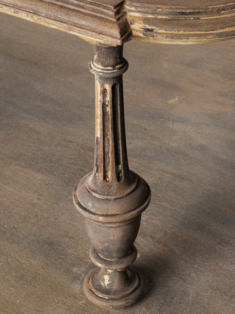 Stop-fluted legged lamp table  