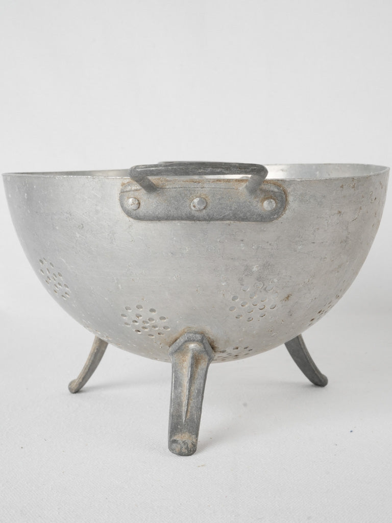 Durable vintage aluminum kitchen colander