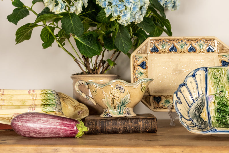 Antique Majolica sauce boat with artichoke motifs - Fives-Lille Antione Gustave De Bruyn