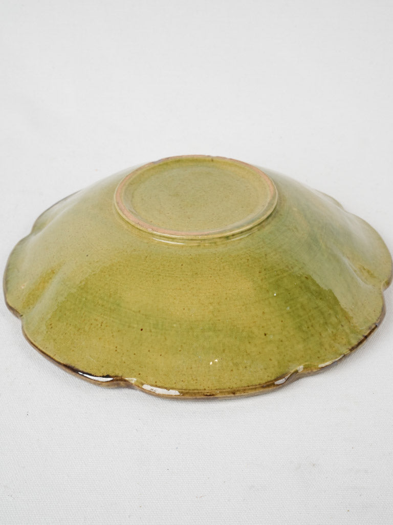 Attractive flower-shaped melon presentation plate