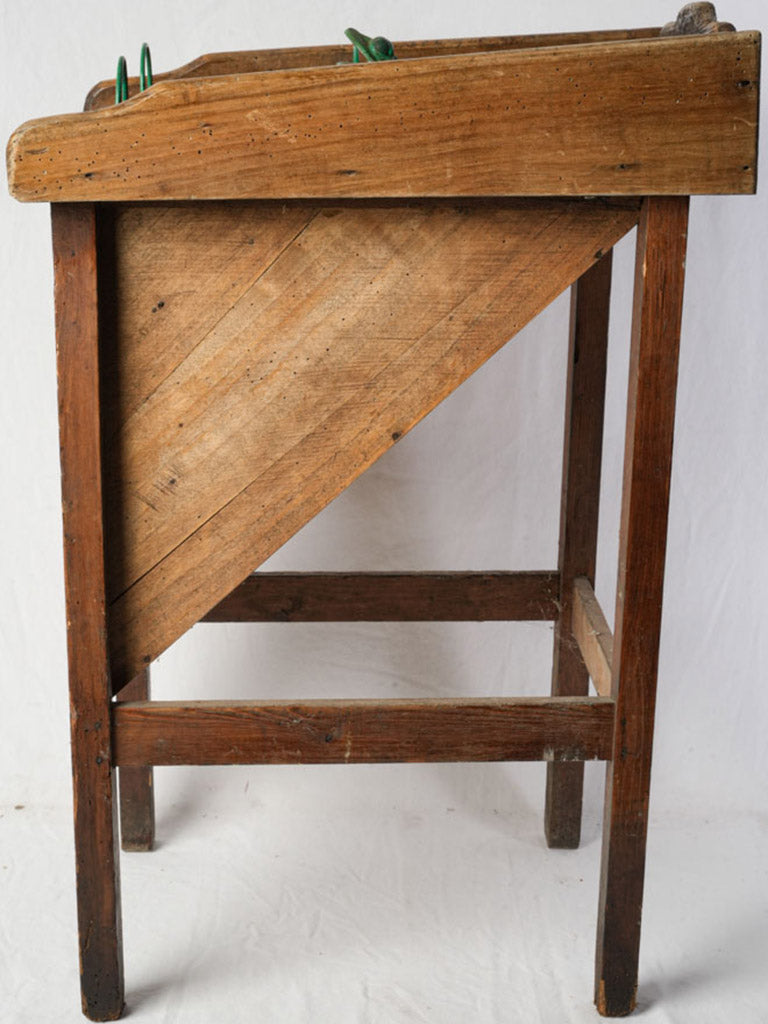 Handsomely crafted period tossing game