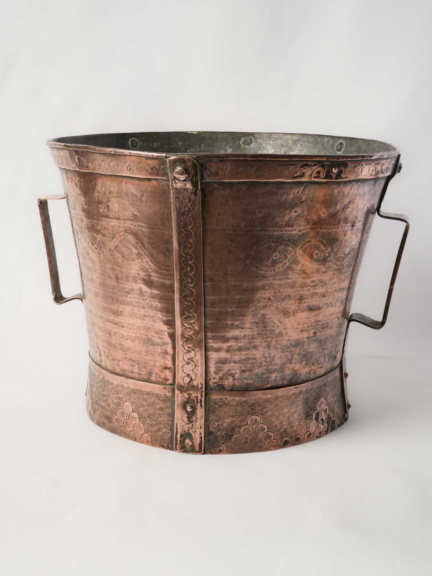Handsome Provincial French Copper Ferrat Bucket, Late 19th Century - 11¾"