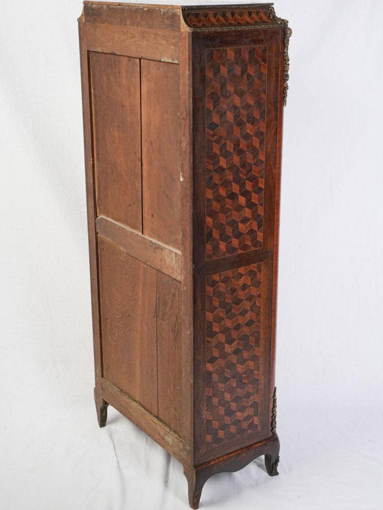Exquisite skilled cabinetmaker piece  