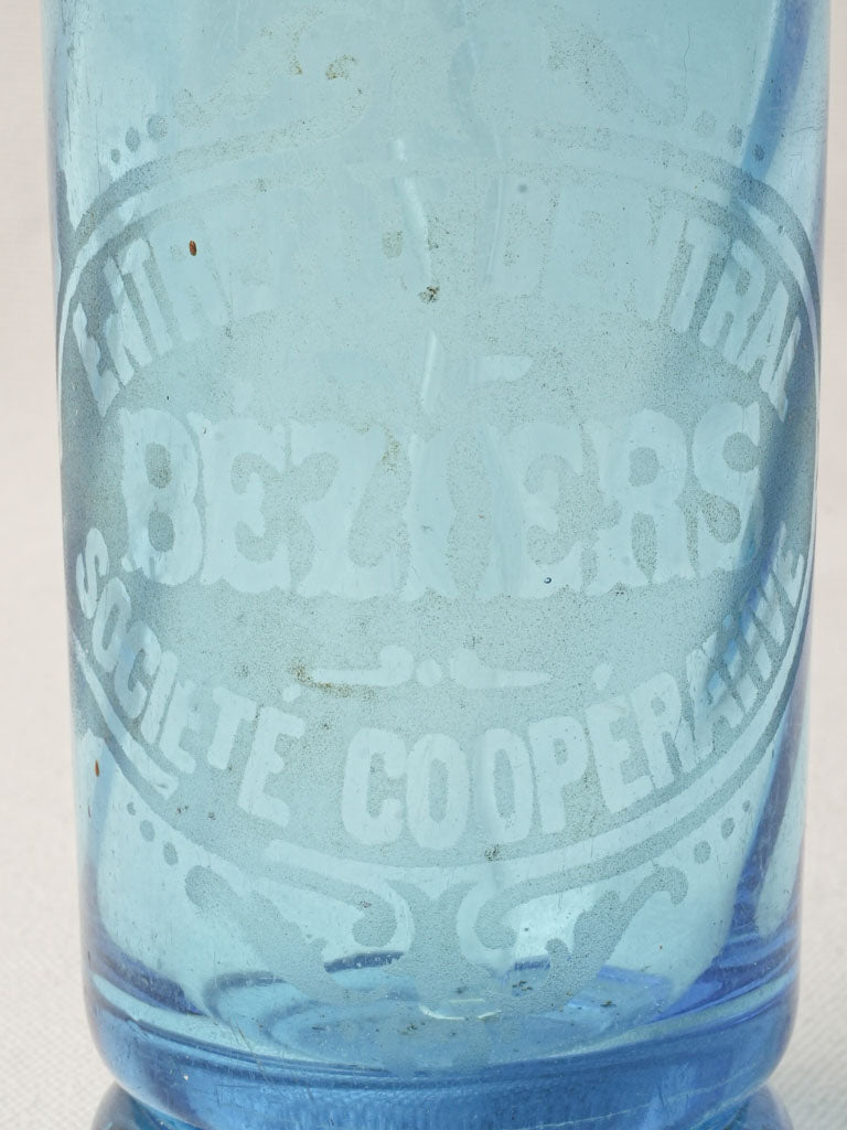 Compact pewter-headed soda siphon  