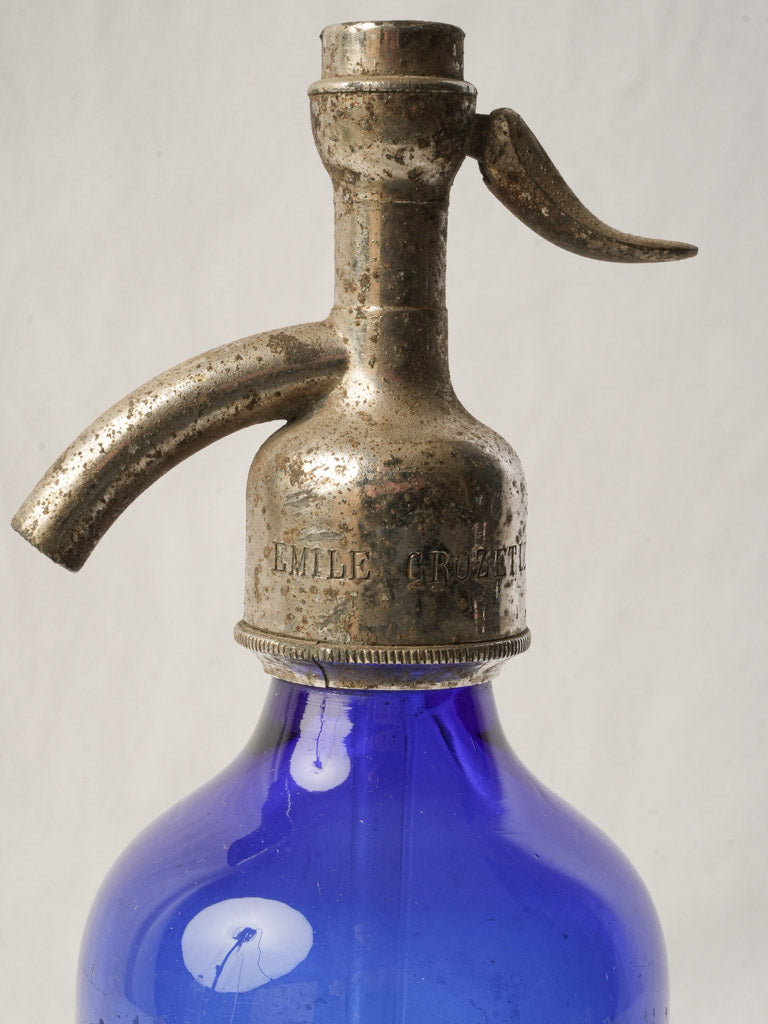 Decorative foliate motif soda siphon