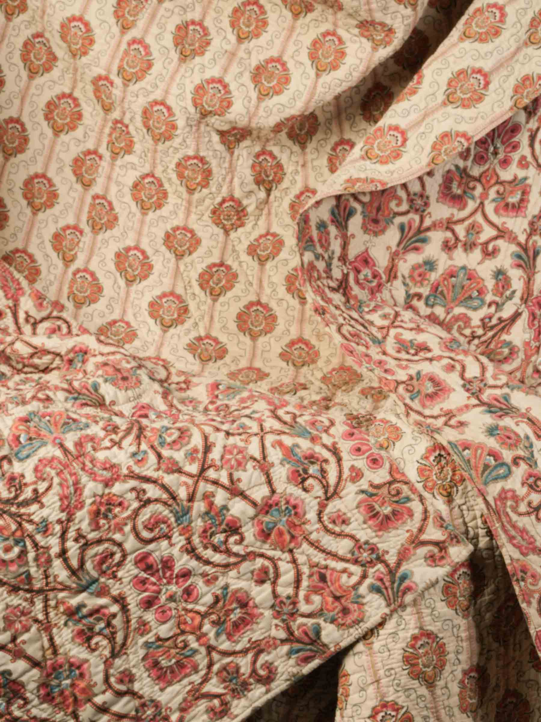 Delightful Provençal Reversible Boutis Quilt, Late 19th Century - 91" x 89½"