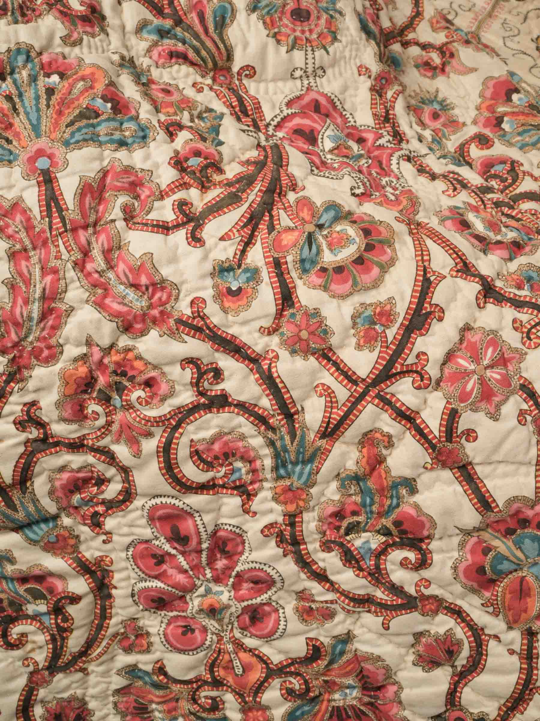 Delightful Provençal Reversible Boutis Quilt, Late 19th Century - 91" x 89½"