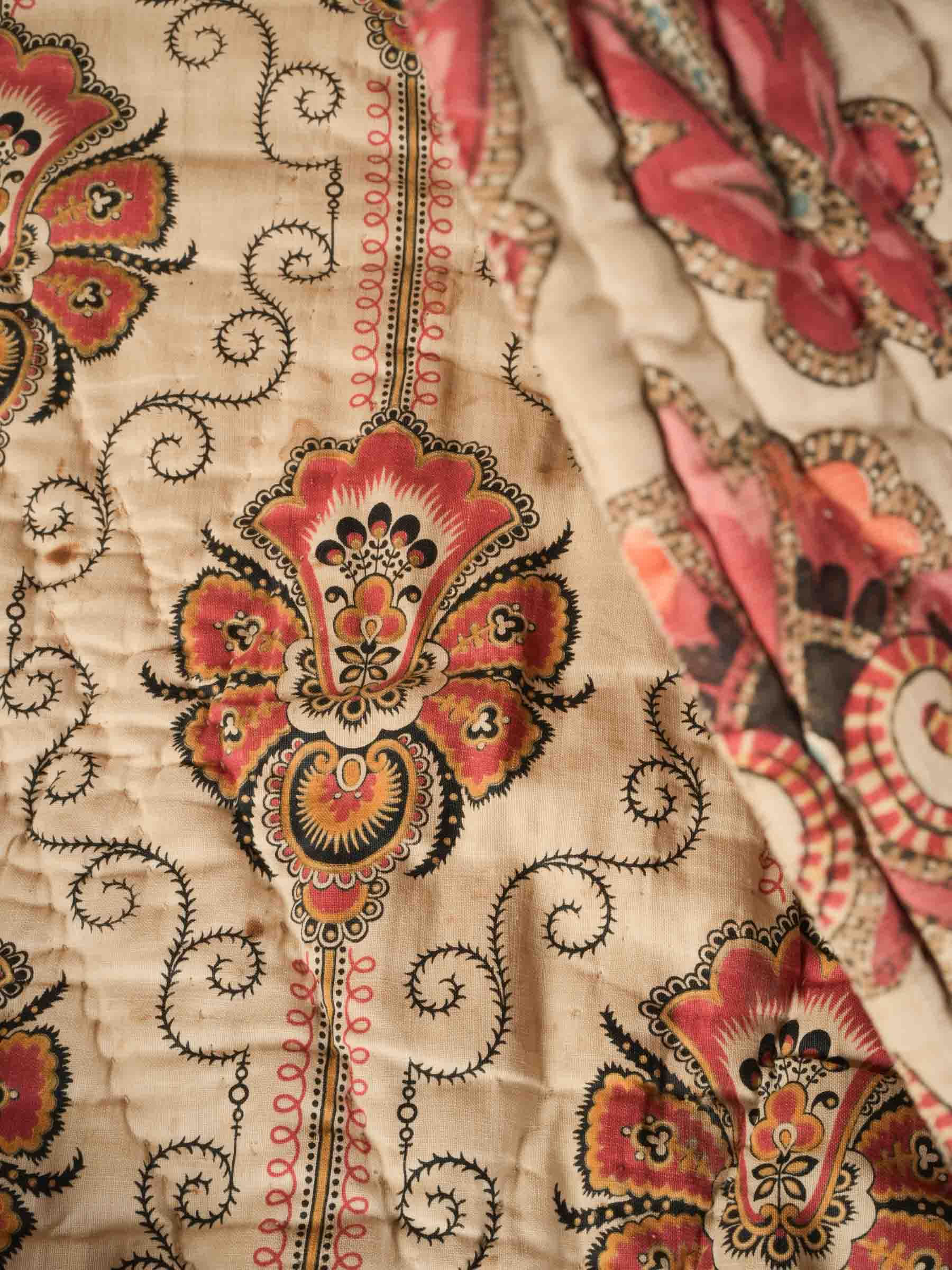 Delightful Provençal Reversible Boutis Quilt, Late 19th Century - 91" x 89½"