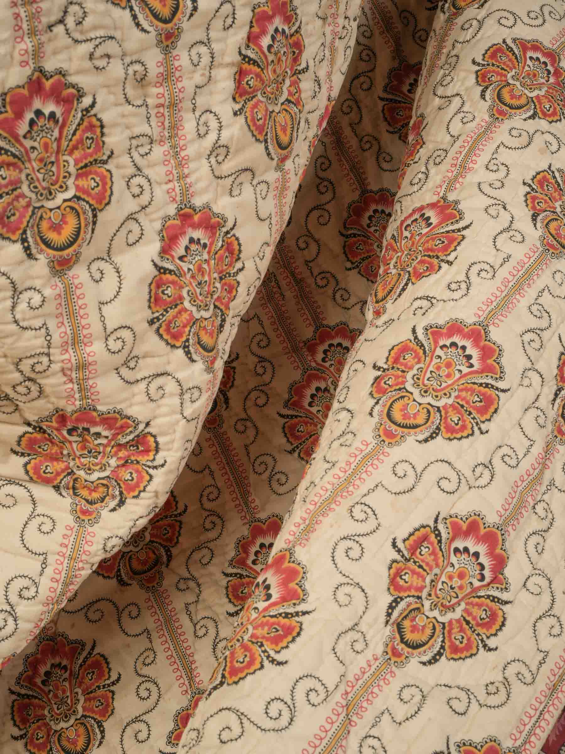 Delightful Provençal Reversible Boutis Quilt, Late 19th Century - 91" x 89½"