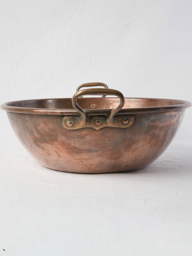 Rosy-hued farmhouse pot