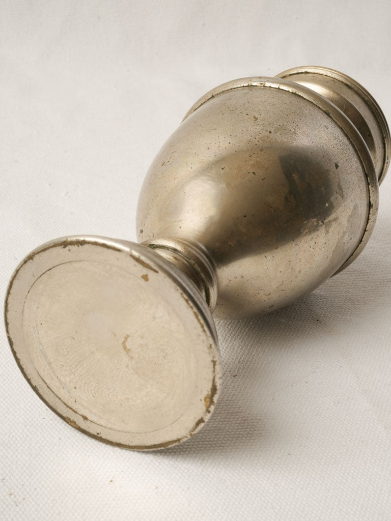 Molded ring urn-tip box  