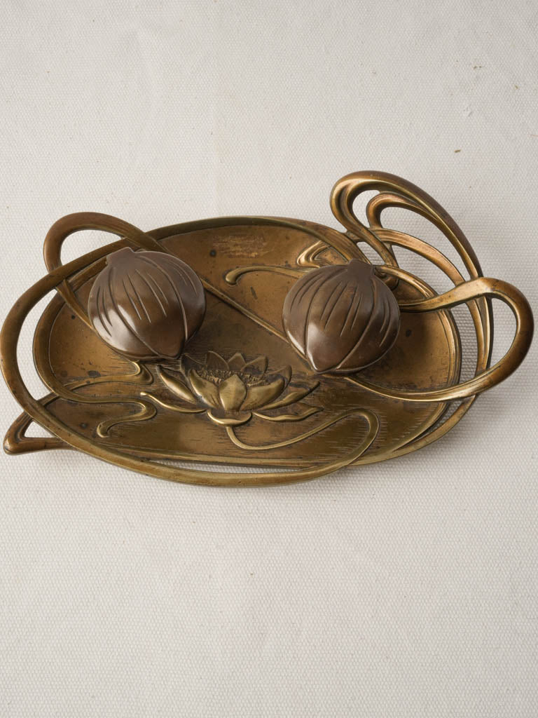 Fluid whiplash line inkwell