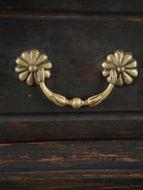 Elegant Provençal-style daisy drop handles