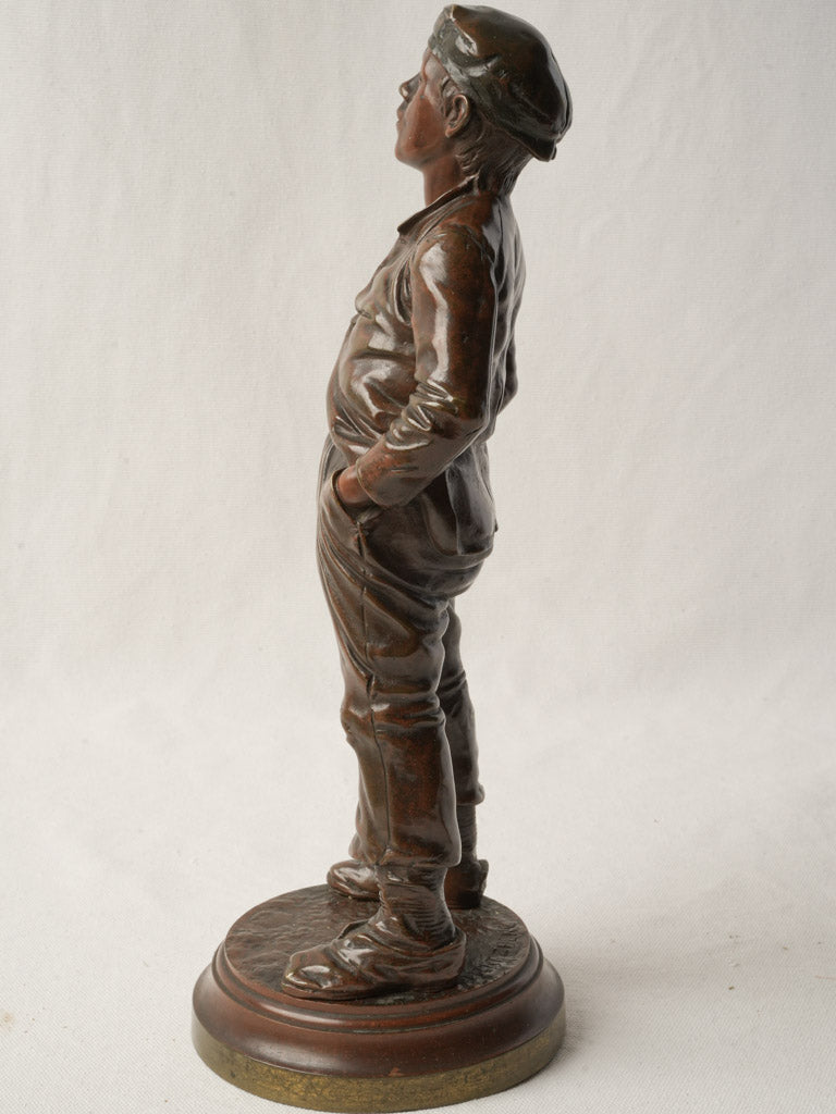 Realist genre sculpture bronze piece