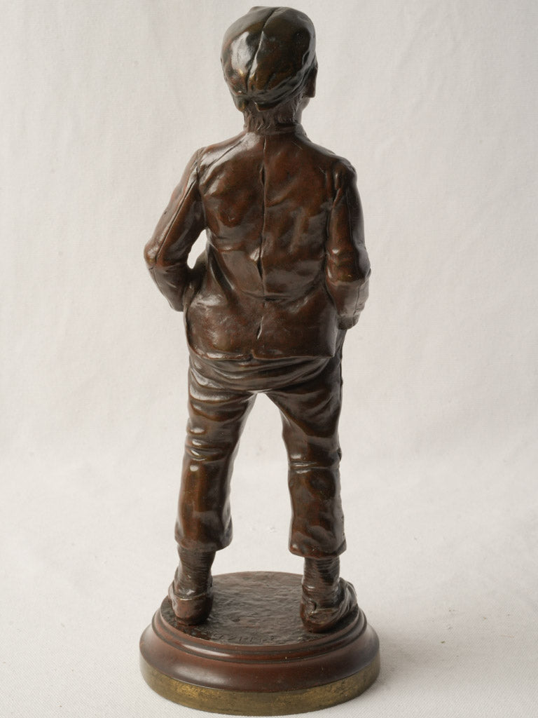 Norwegian sculptor detailed feature statue