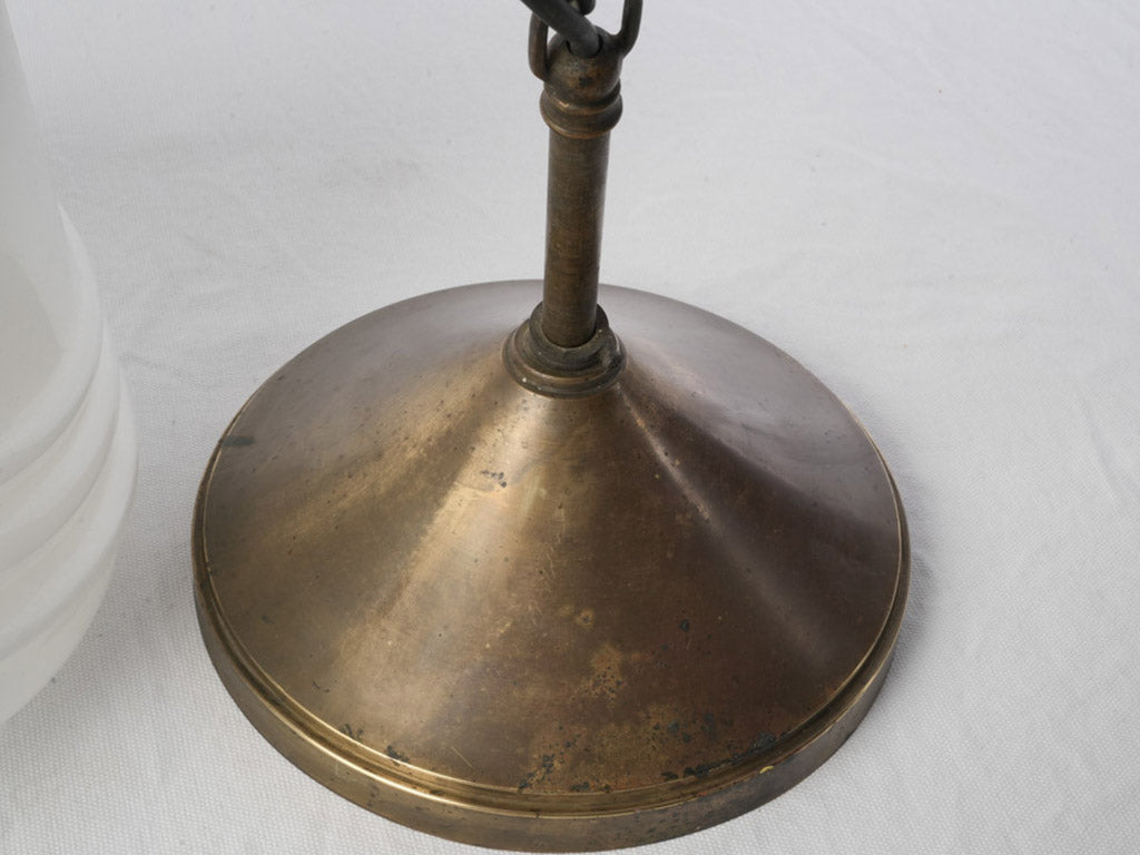 Ribbed detailing pendant lamp  
