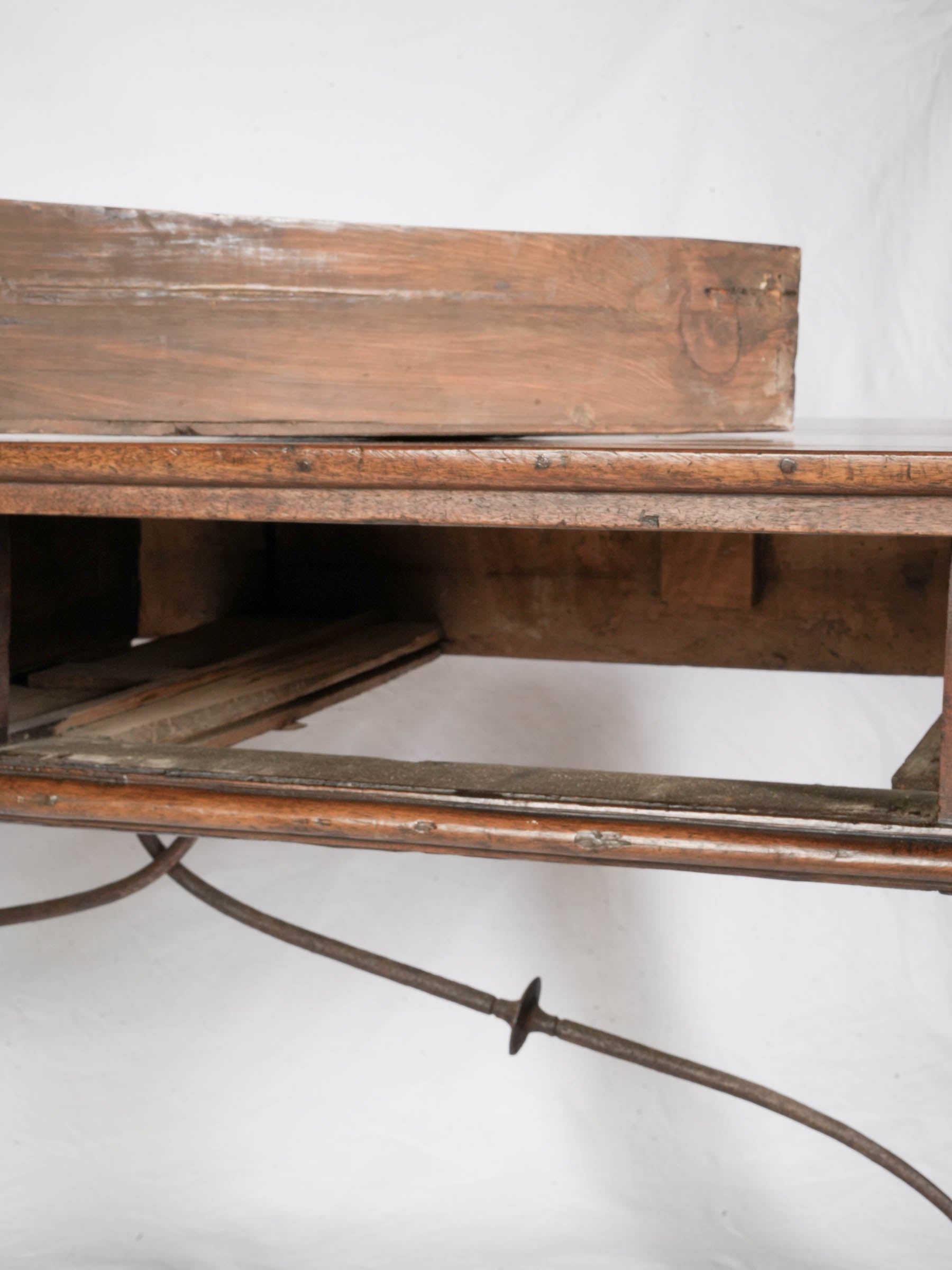 Sculptural 17th-Century Spanish Walnut Baroque Table - 58"