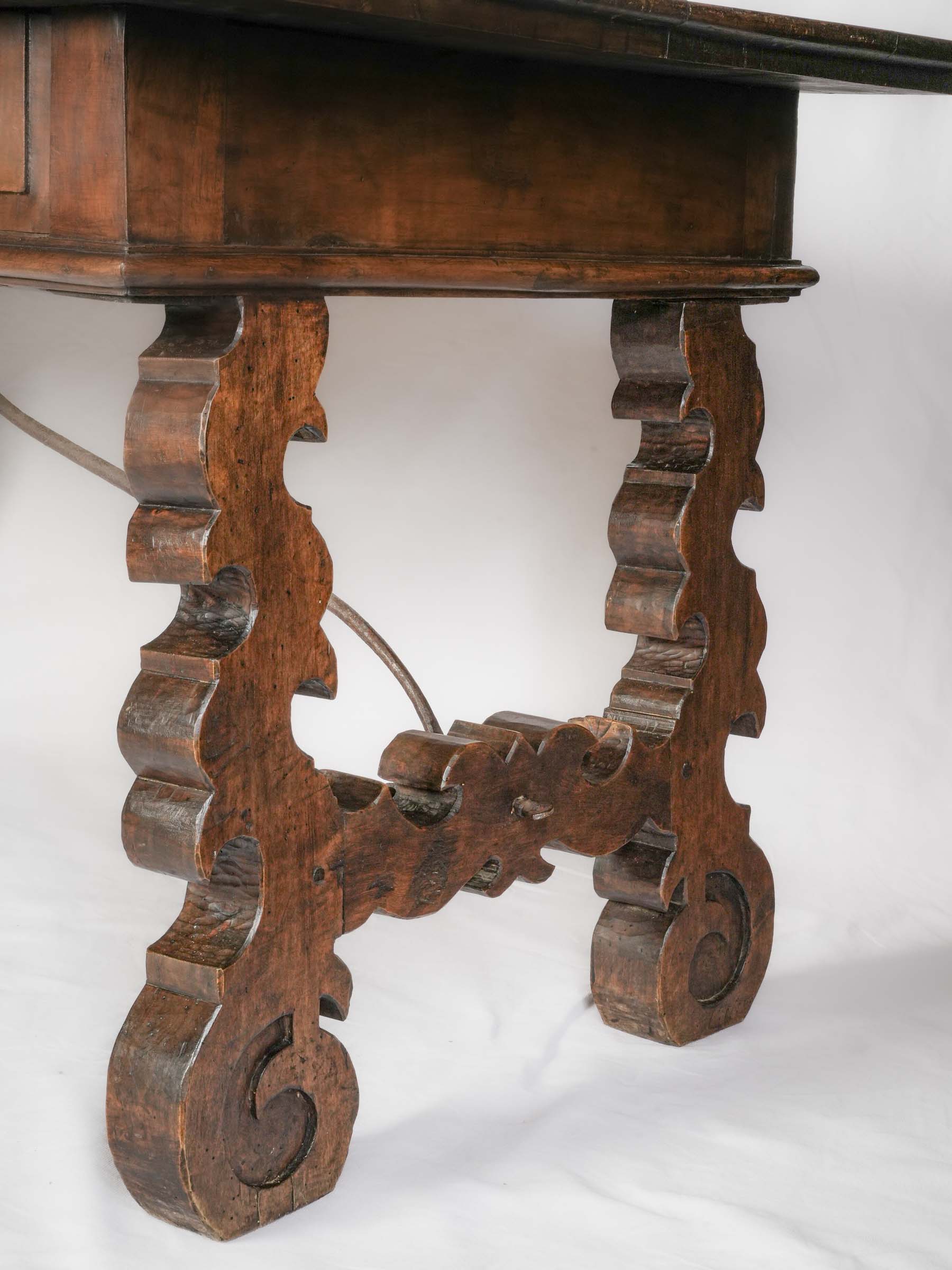 Sculptural 17th-Century Spanish Walnut Baroque Table - 58"