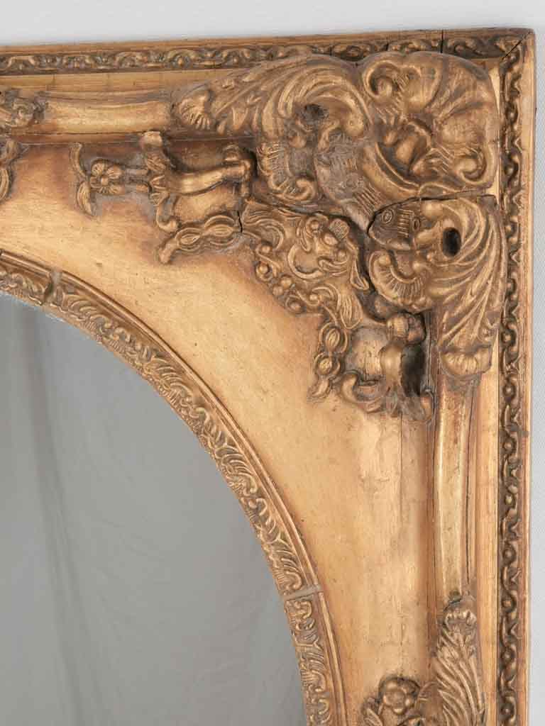 Luxurious gold-finished Italian frame mirror