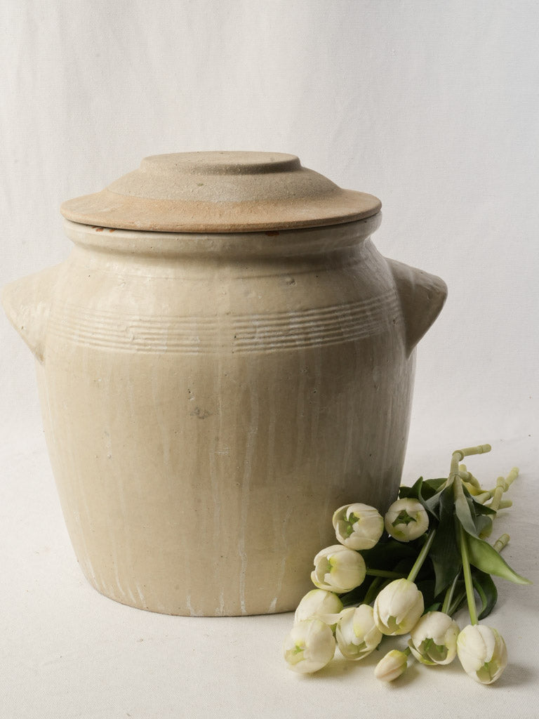 Cream slip-finishing container  
