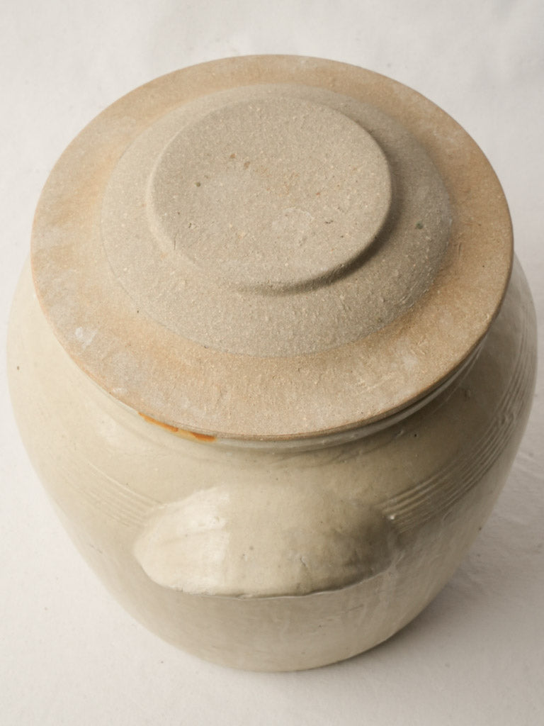 Textured minimalist salt container  