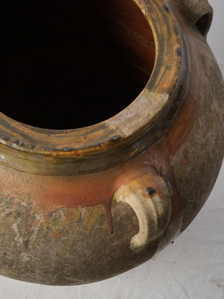 Ovoid rustic clay container  