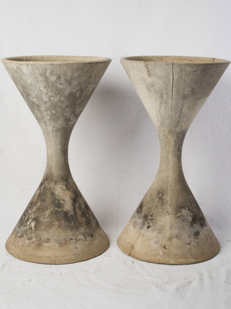 Architectural presence Diabolo planters