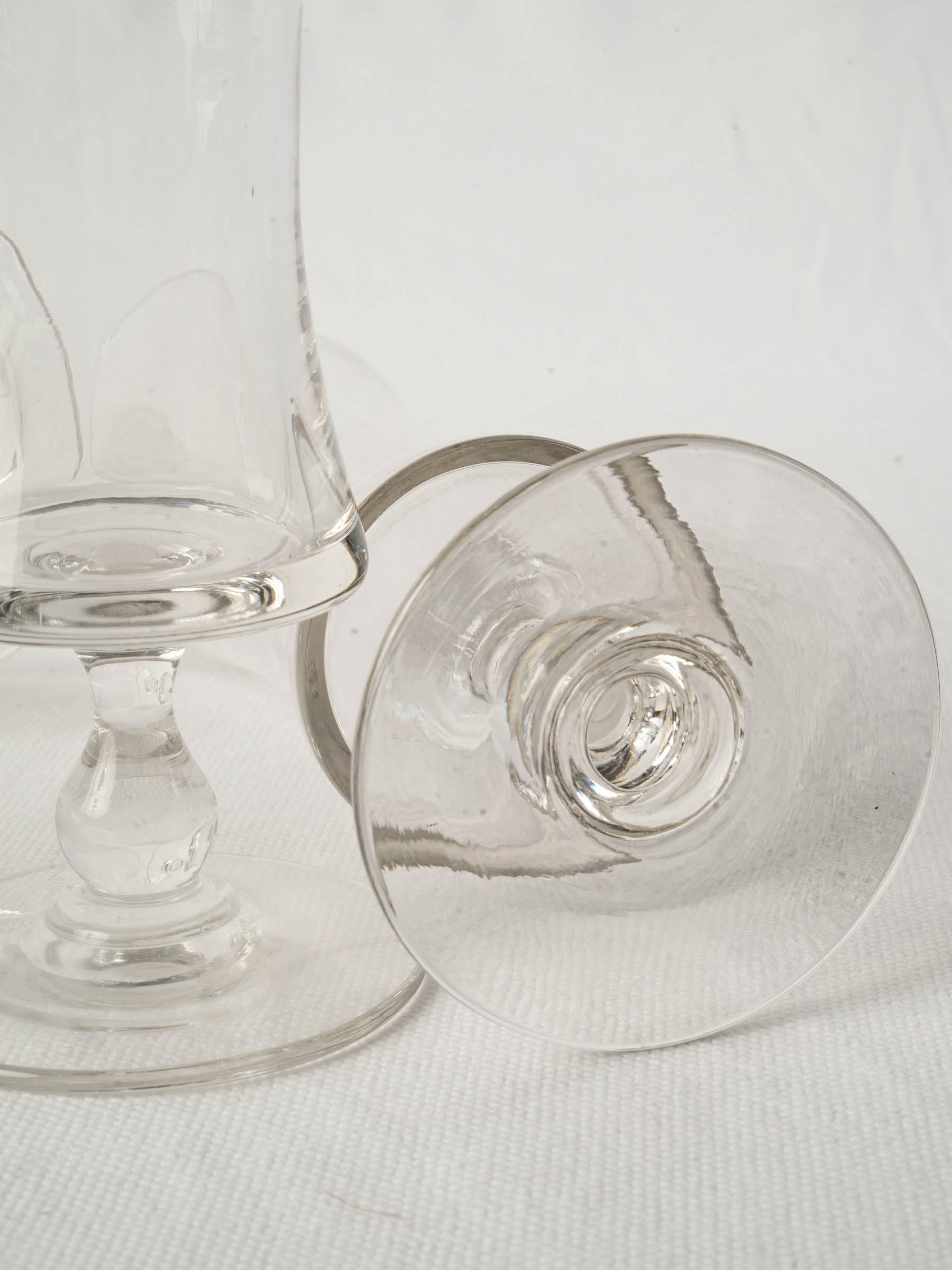 Timeless knopped-foot champagne stems  