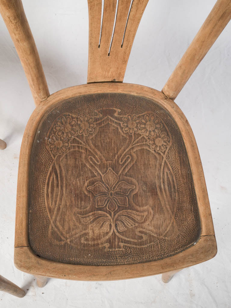 Sturdy press-molded seat chairs  