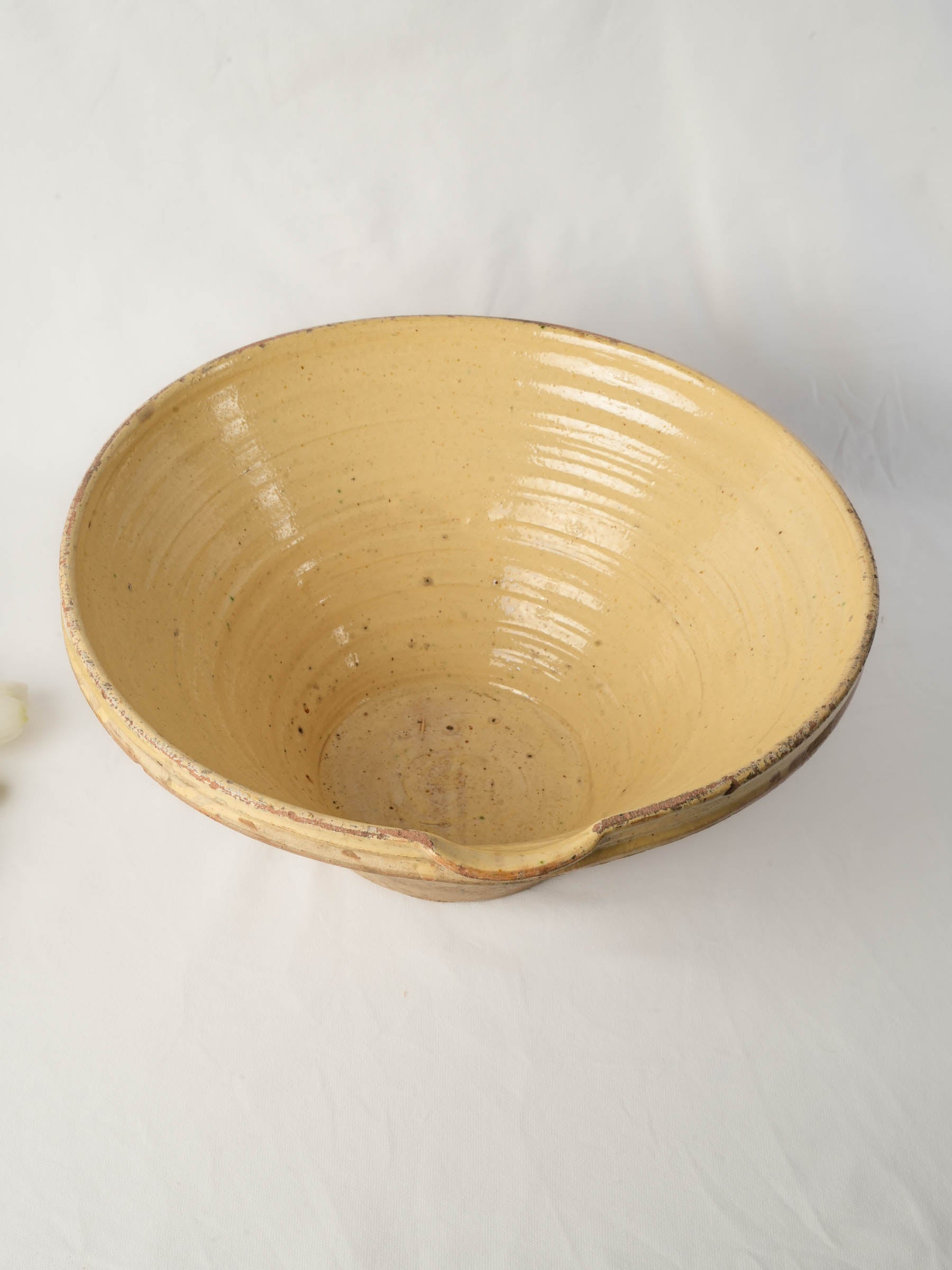 Timeless farmhouse serving accessory