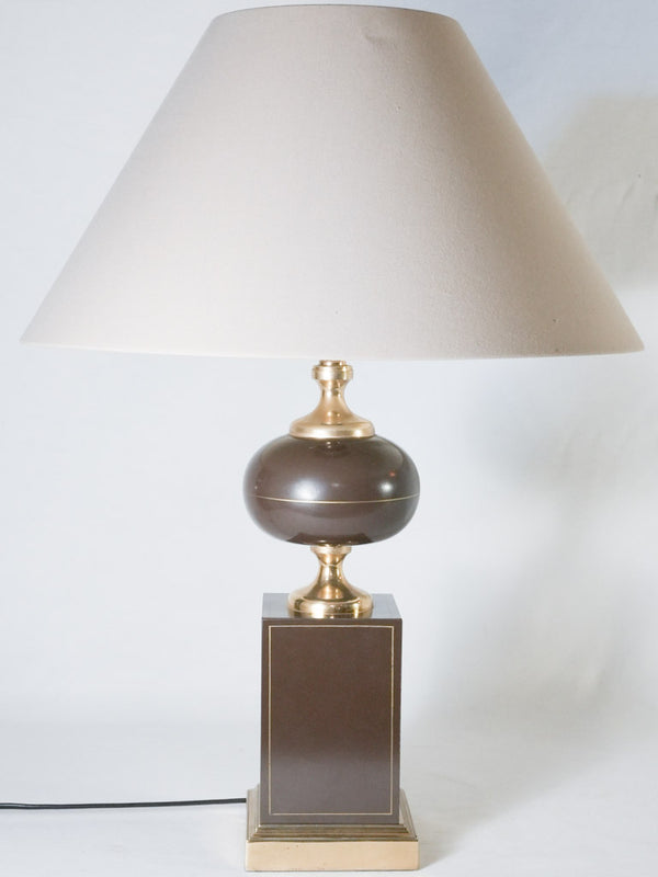 1970s brown plastic Dauphin-style lamp
