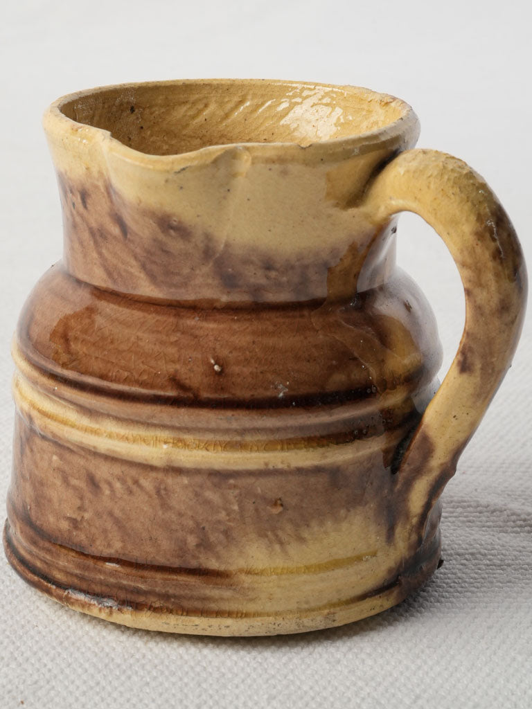 Artisanal clay pourer with spout