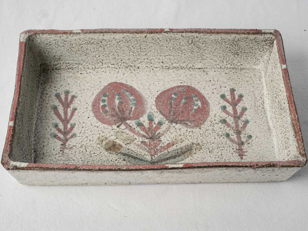 Rustic red-green tableware piece  