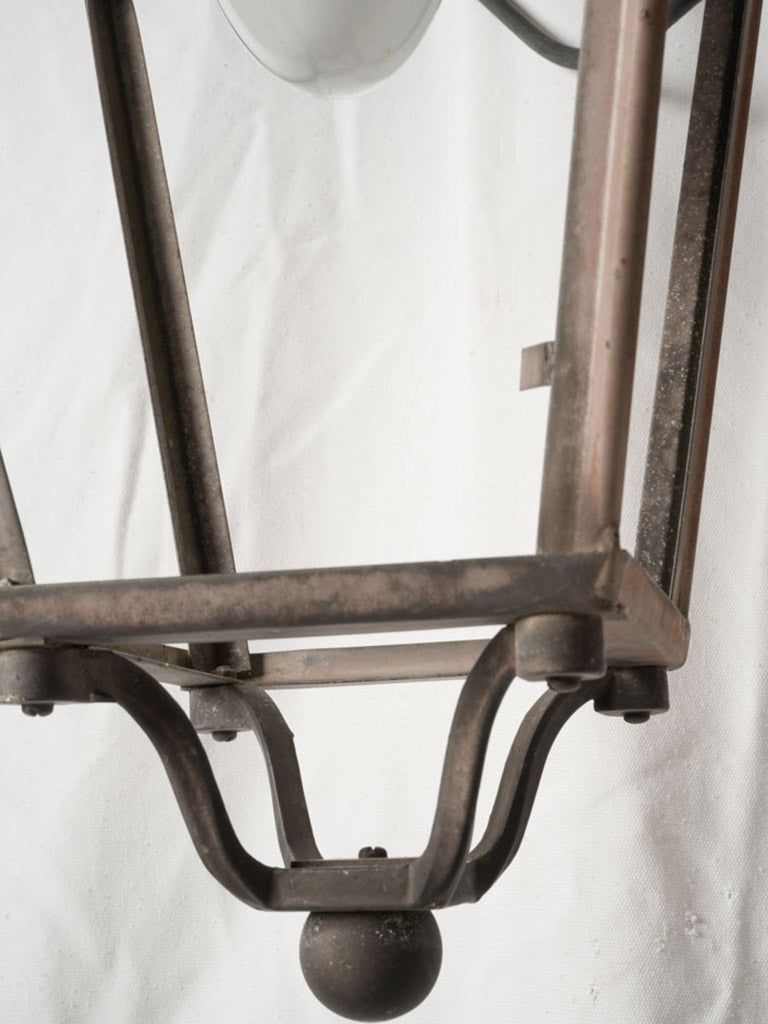 Classic tapered design outdoor lantern  