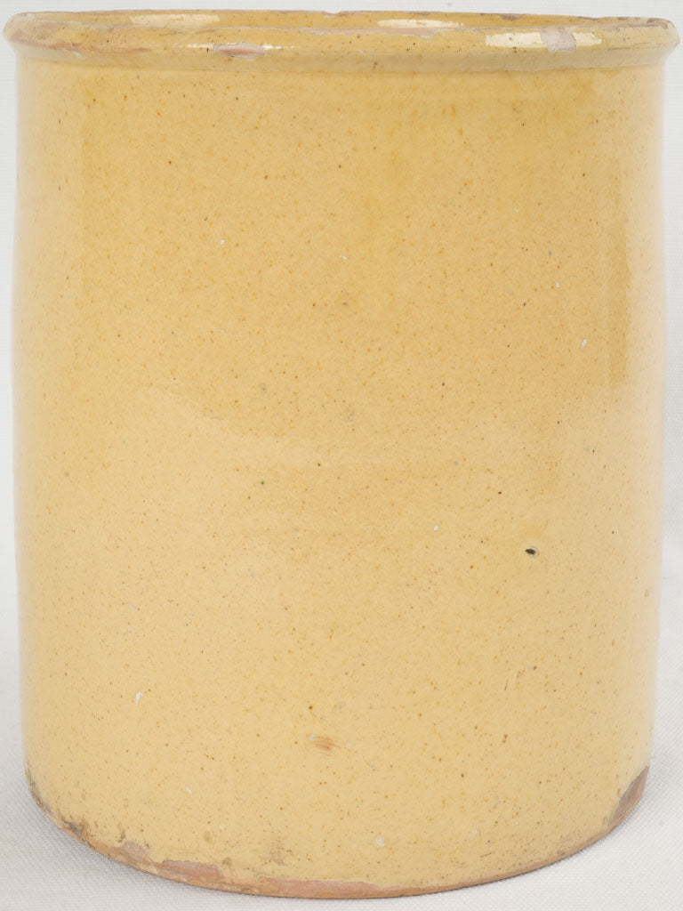 Classic sunny yellow kitchen pottery