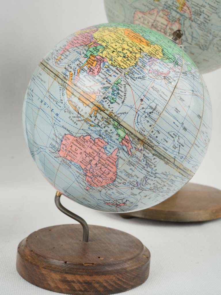 French and English historic globes