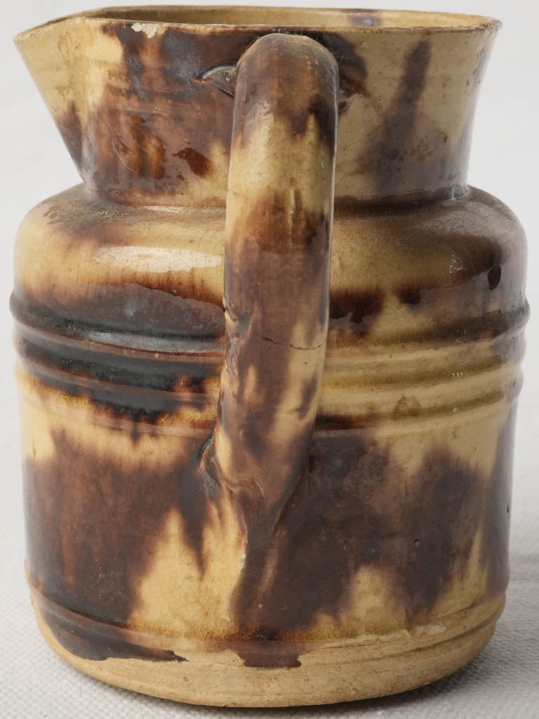 Marbled finish earthenware container