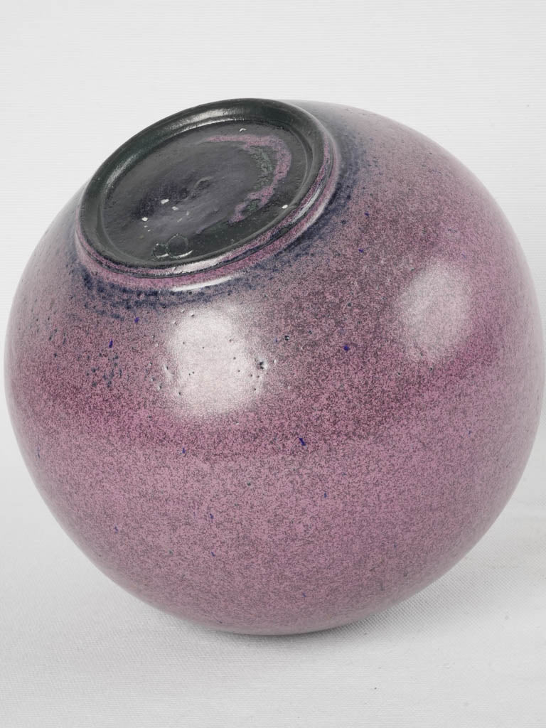 Classic speckle-finish collectible vase