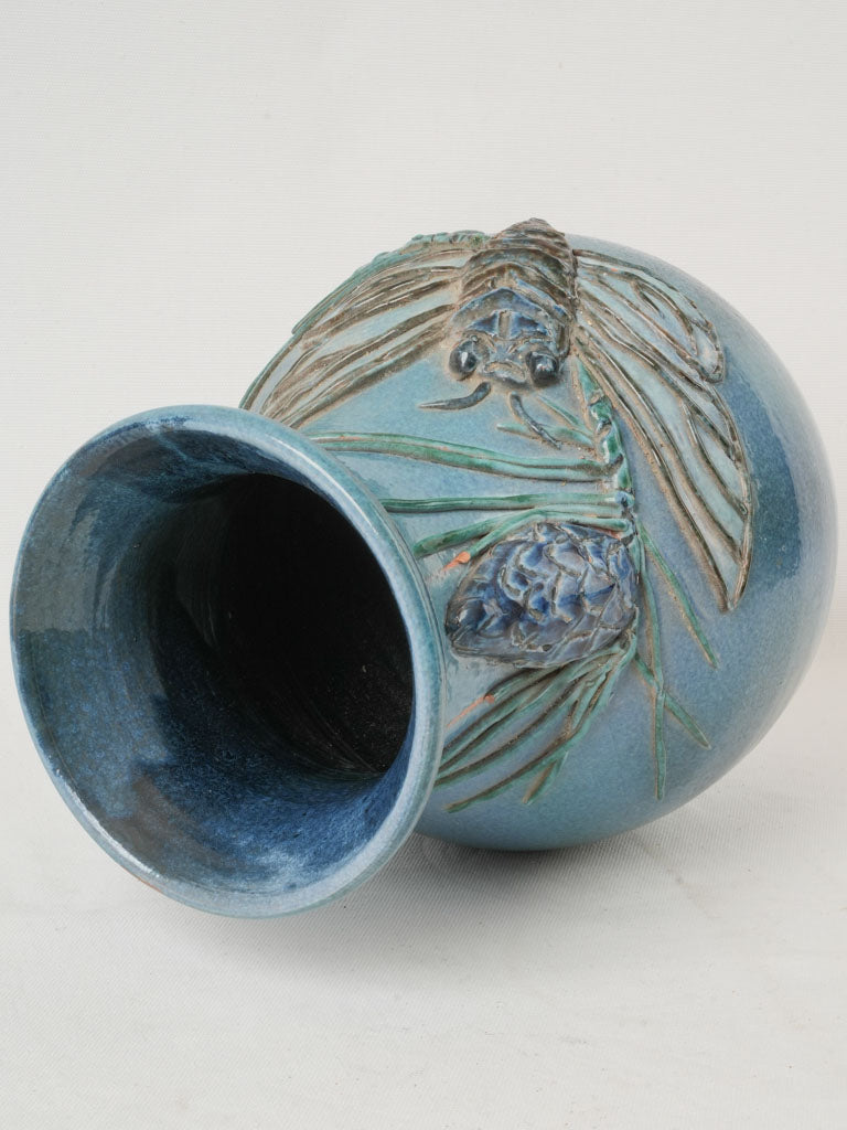 Timeless natural-themed vase  