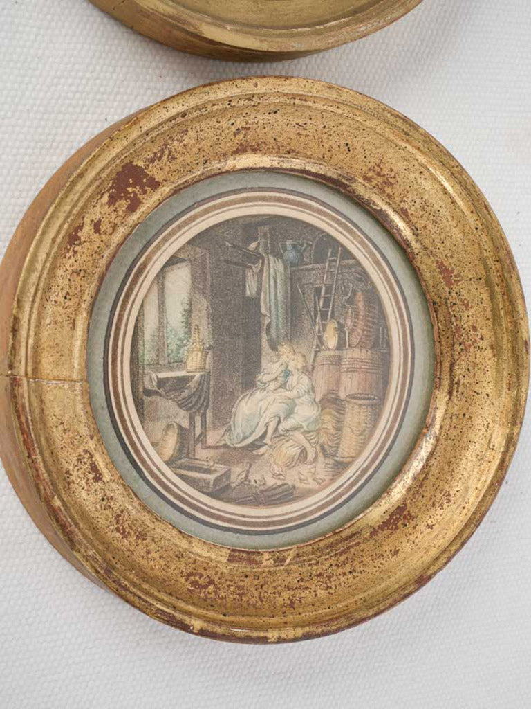 Historic intimate moment wall décor  