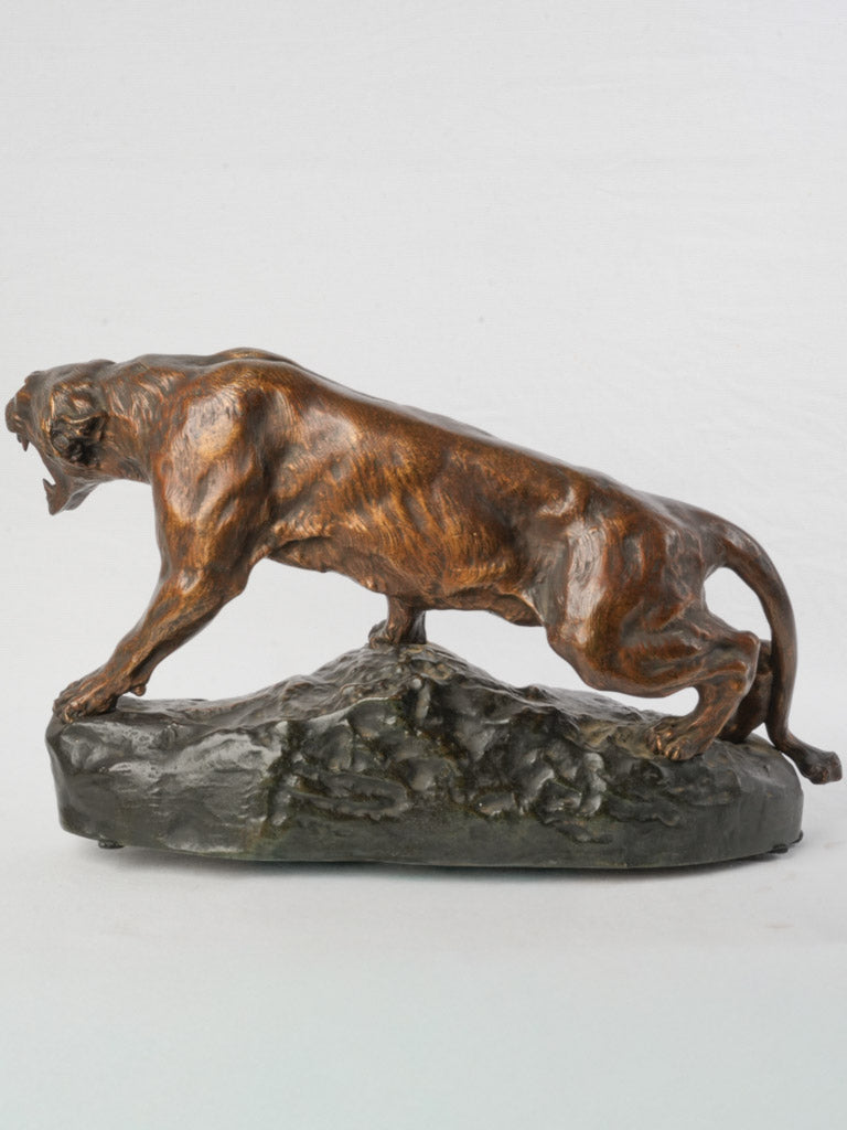 Powerful naturalistic bronze artwork